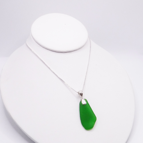 green necklace 3