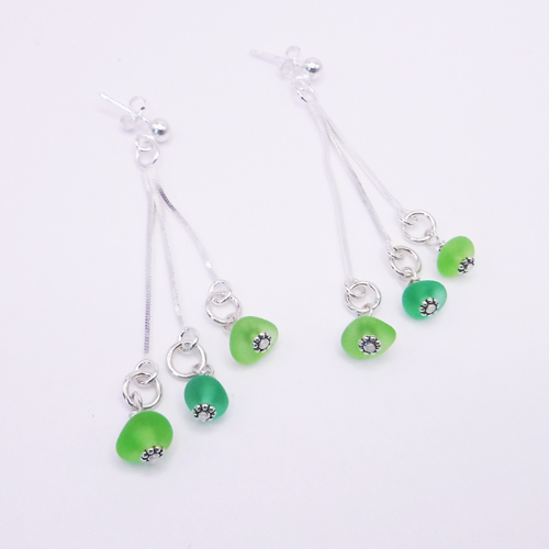 green earrings 3